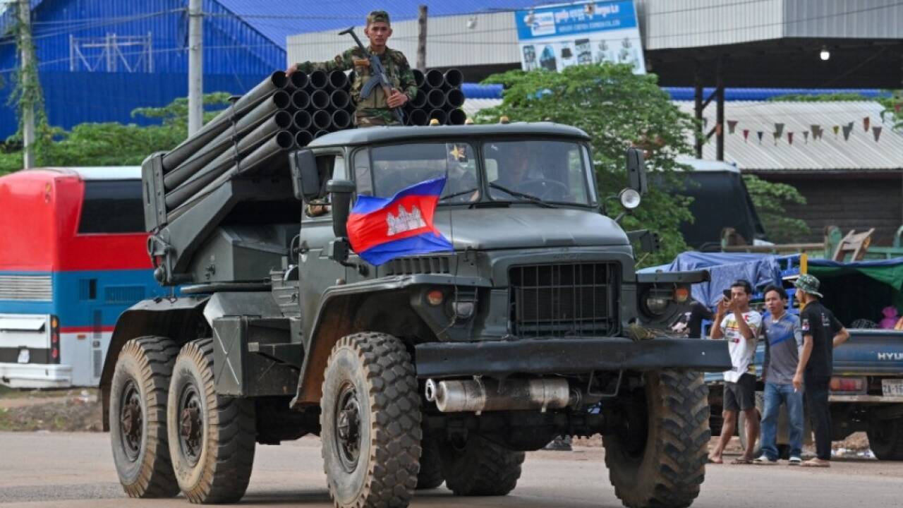 Das kambodschanische Militär setzte BM-21-Raketensysteme ein Das kambodschanische Militär setzte BM-21-Raketensysteme ein