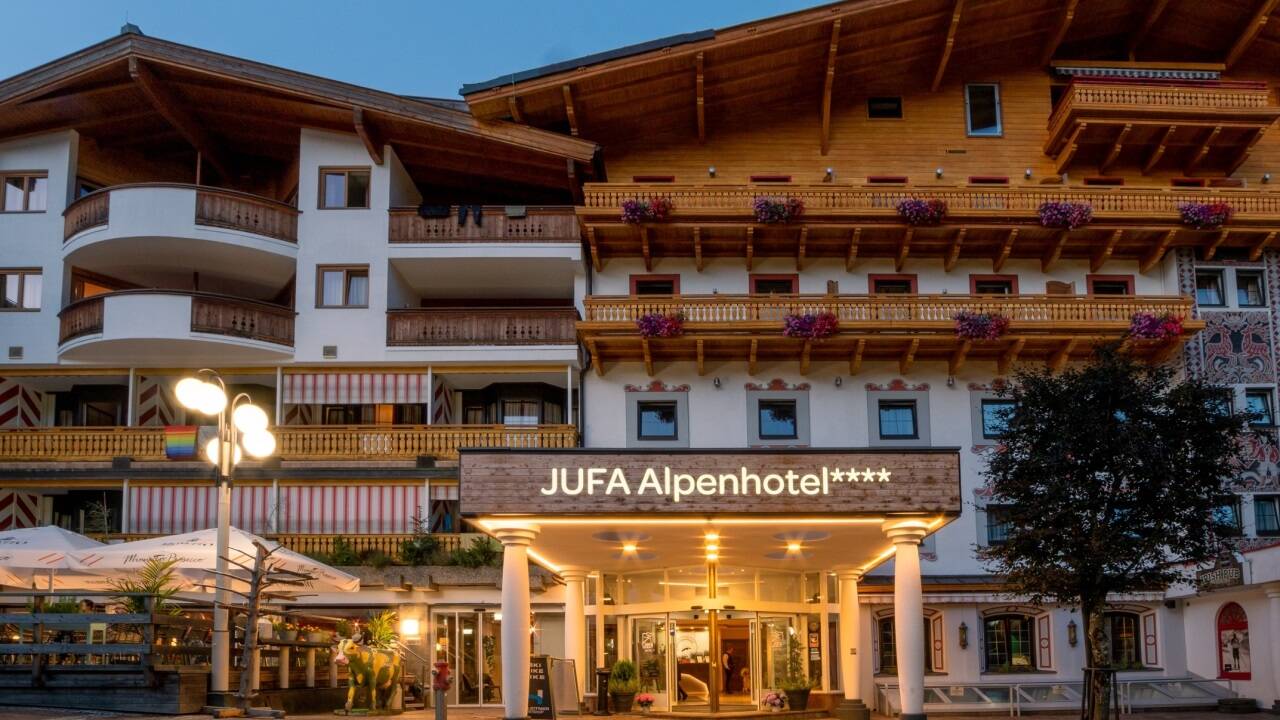 Saalbach-Hinterglemm ist einer von fünf Standorten im Bundesland Salzburg. Saalbach-Hinterglemm ist einer von fünf Standorten im Bundesland Salzburg.
