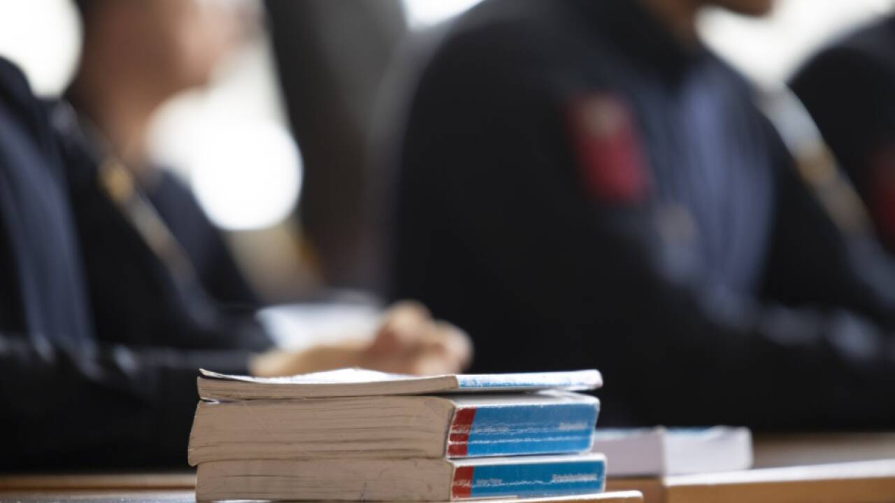 Mehr als 400 Plätze in den Polizeischulen werden im September eingespart Mehr als 400 Plätze in den Polizeischulen werden im September eingespart