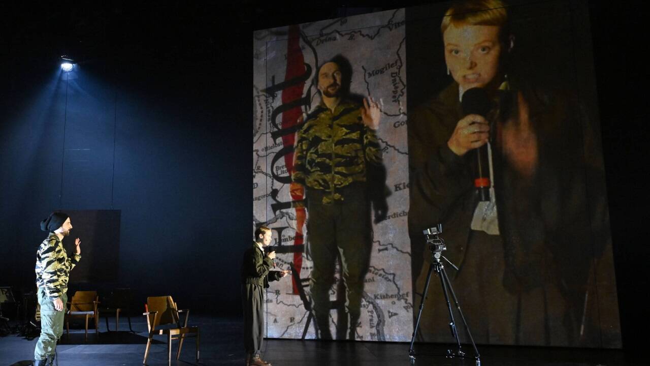 Szene aus „Die letzten Tage der Menschheit“ auf der Pernerinsel. 