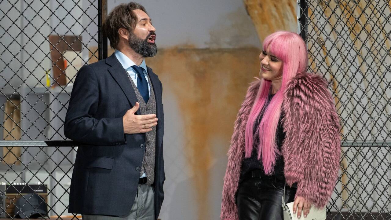 Christophe Dumaux als Giulio Cesare, Olga Kulchynska als Cleopatra. 