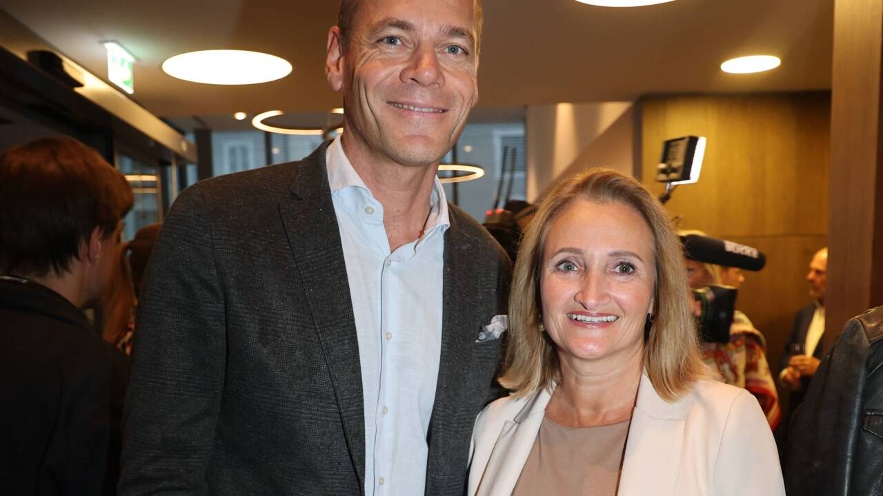 Skiabfahrtsweltmeister Michael Walchhofer mit Ehefrau Barbara. 