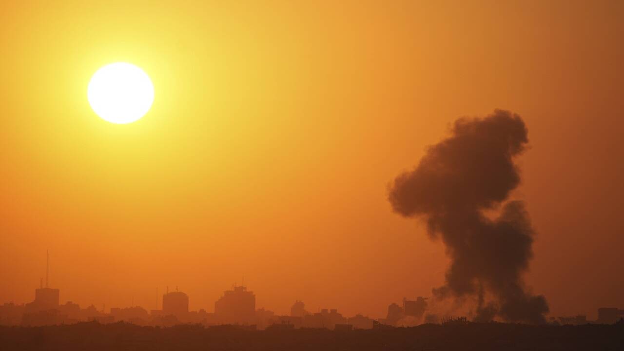 Raketeneinschlag im Gazastreifen: Wann gibt es endlich Frieden zwischen Israelis und Palästinensern. Raketeneinschlag im Gazastreifen: Wann gibt es endlich Frieden zwischen Israelis und Palästinensern.