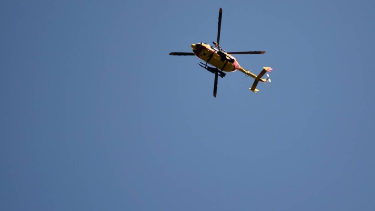 Einsatzhubschrauber bringt Unfallopfer ins Spital (Symbolbild) Einsatzhubschrauber bringt Unfallopfer ins Spital (Symbolbild)