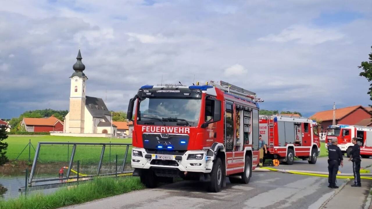 Bilder vom Hochwassereinsatz in Lamprechtshausen. 