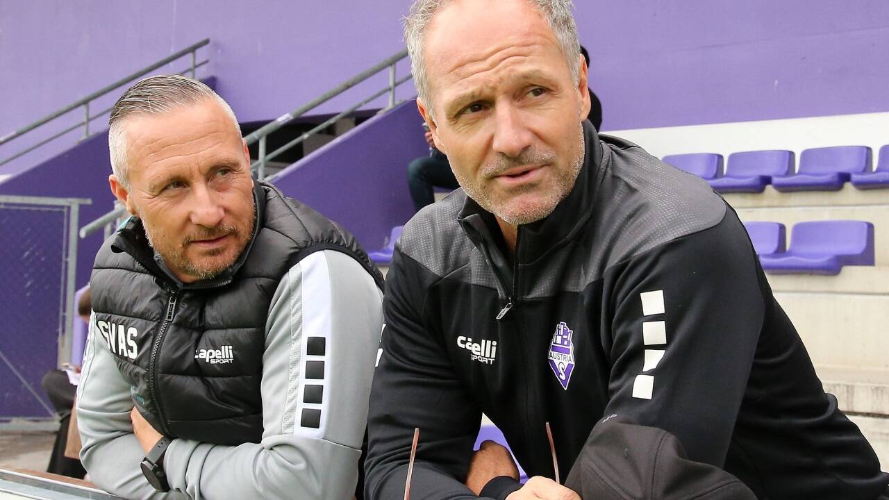 Sportdirektor Roland Kirchler (r.) und Trainer Christian Schaider halten weiter Ausschau nach neuen Kickern für Austria Salzburg. Sportdirektor Roland Kirchler (r.) und Trainer Christian Schaider halten weiter Ausschau nach neuen Kickern für Austria Salzburg.