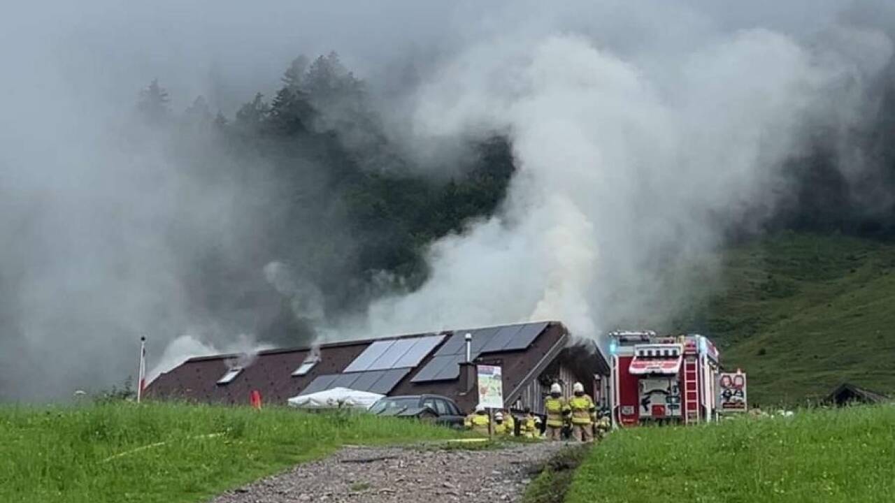 Bilder vom Brandeinsatz auf der Grubenbachhütte. 