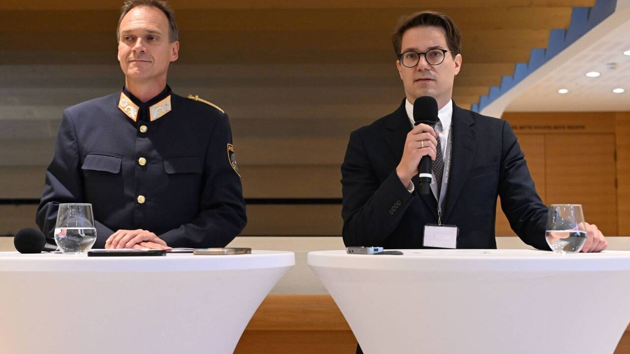 Landespolizeidirektor Bernhard Rausch und Lukas Crepaz (Kaufmännischer Direktor der Salzburger Festspiele)  