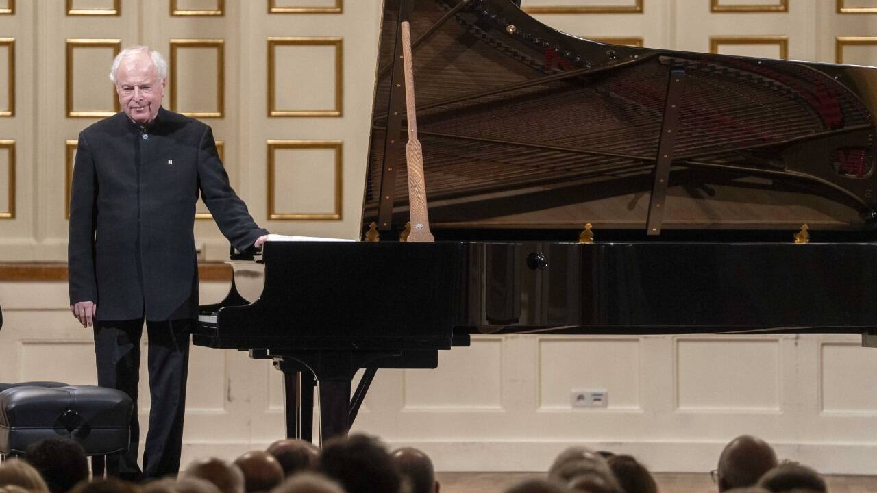 András Schiff beim Schlussapplaus. 