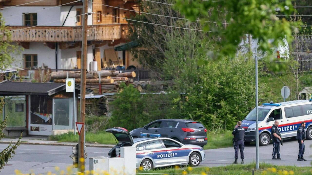 Der Beschuldigte soll am 3. Mai in Maria Alm seine Ex-Freundin erschossen haben. Nach einem monatelangen Verfahren wurde er nun nach Salzburg ausgeliefert.  