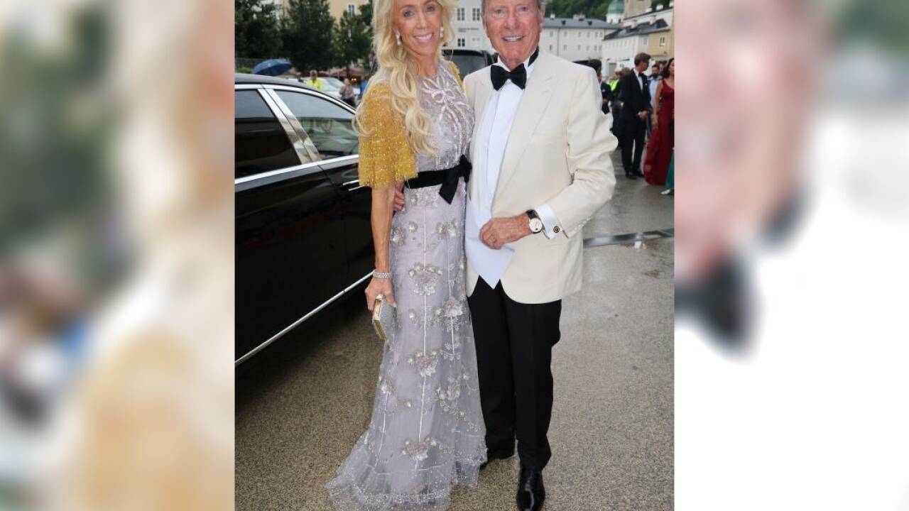 Festspielmäzen Hans-Peter Wild mit Partnerin Christine Drage. 