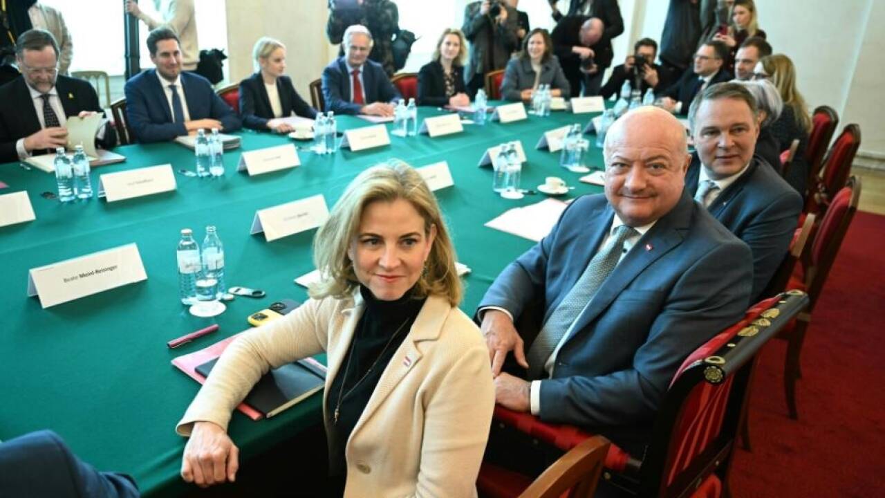 Die Regierung schnallt auch selber den Gürtel enger 