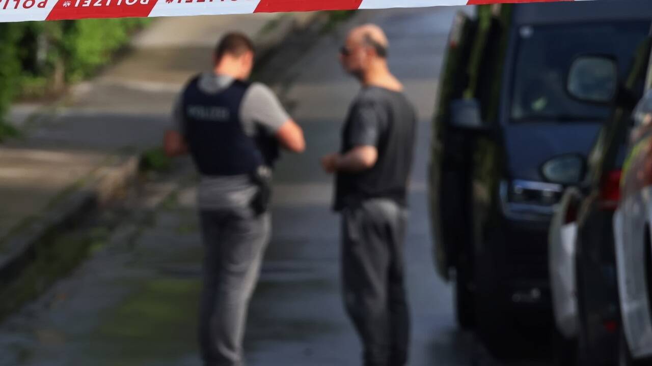 Polizei am Tatort in Salzburg-Gnigl. 