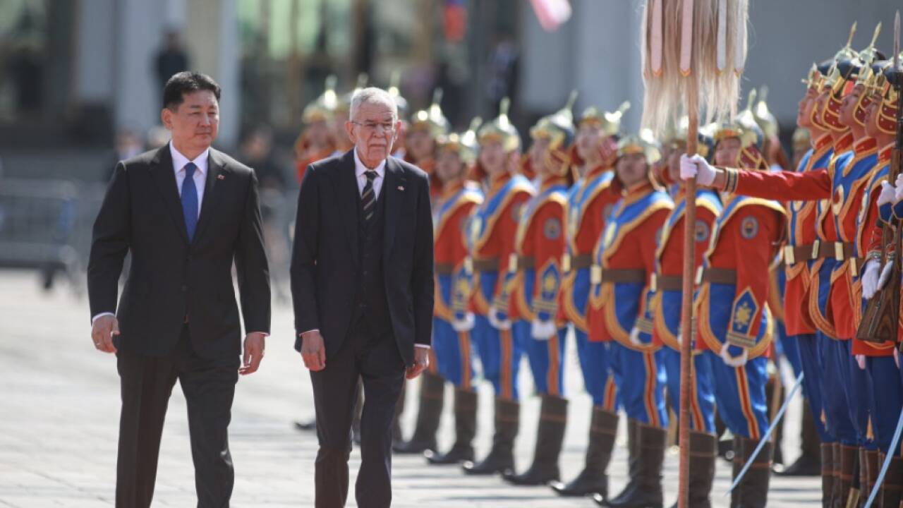 Bundespräsident Alexander Van der Bellen beim Staatsempfang in der Mongolei. 