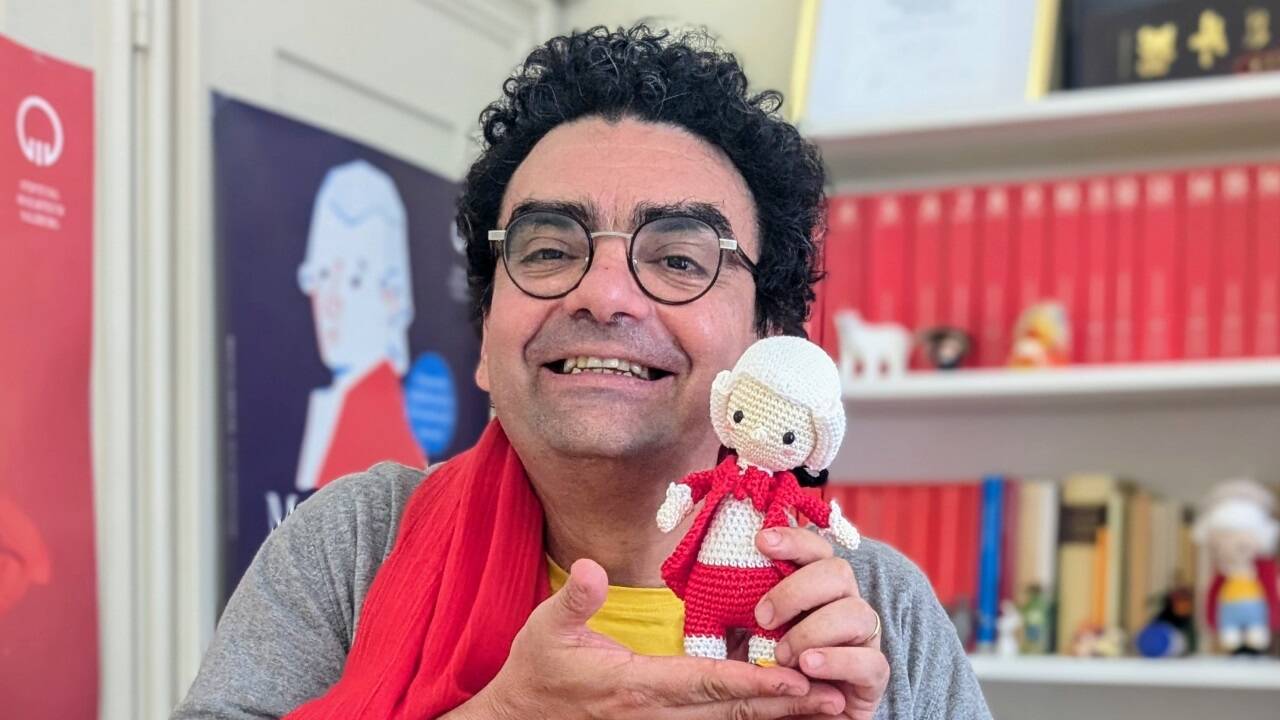 Mozartkenner, Klinik-Clown, Regisseur und Startenor – Rolando Villazon spricht im SN-Podcast über Musik, Literatur und seine Laufbahn. Ob ihm ein Stück von Mozart einfällt, das er nicht gut findet? 