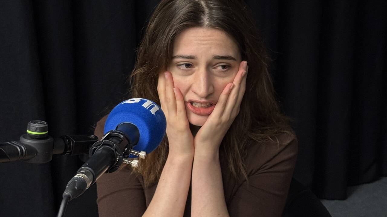 Deleila Piasko bei der Aufnahme des SN-Podcasts „Jederspiele“. 