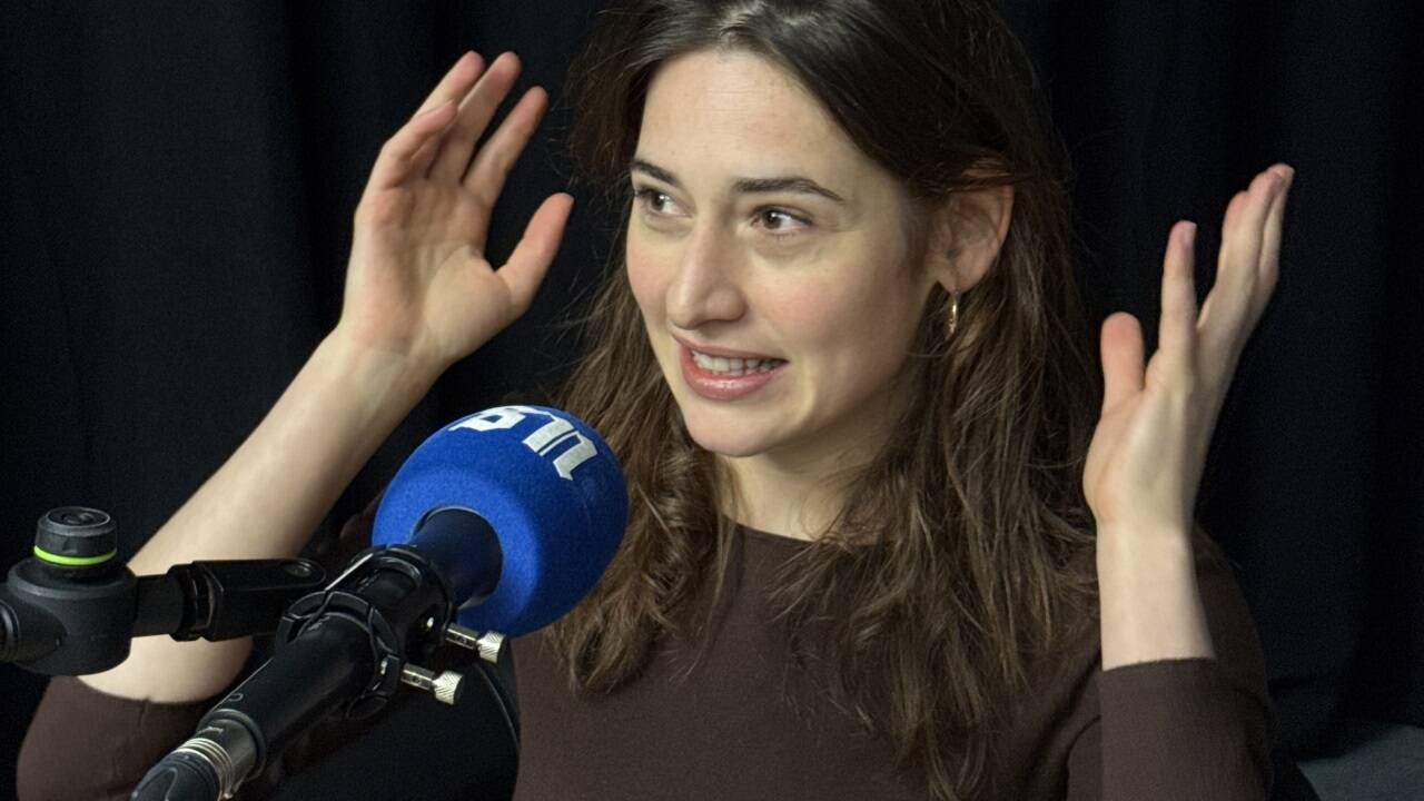 Deleila Piasko bei der Aufnahme des SN-Podcasts „Jederspiele“. 