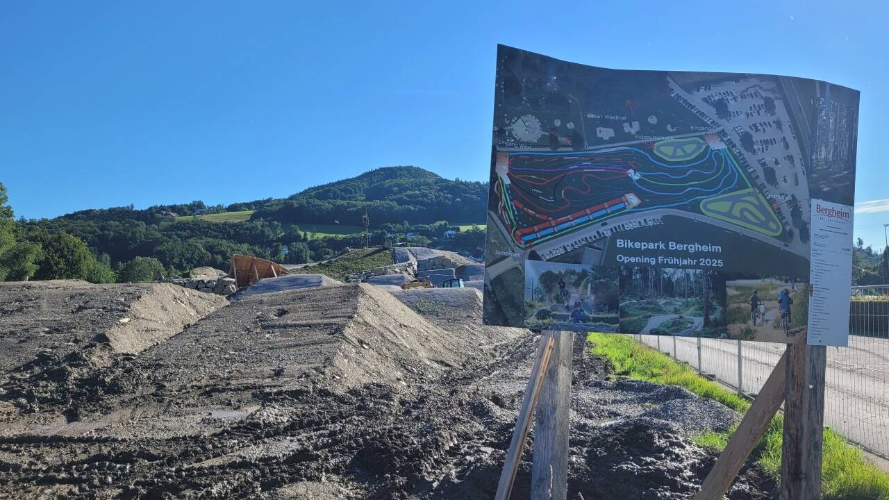 In Bergheim wird ein großer Bikepark gebaut. Die Arbeiten werden noch länger andauern.  In Bergheim wird ein großer Bikepark gebaut. Die Arbeiten werden noch länger andauern.
