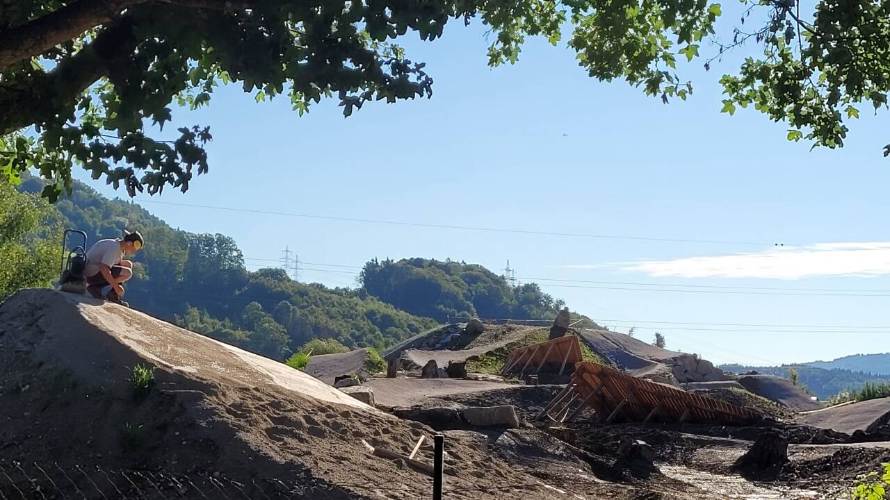 In Bergheim wird ein großer Bikepark gebaut. Die Arbeiten werden noch länger andauern.  In Bergheim wird ein großer Bikepark gebaut. Die Arbeiten werden noch länger andauern.