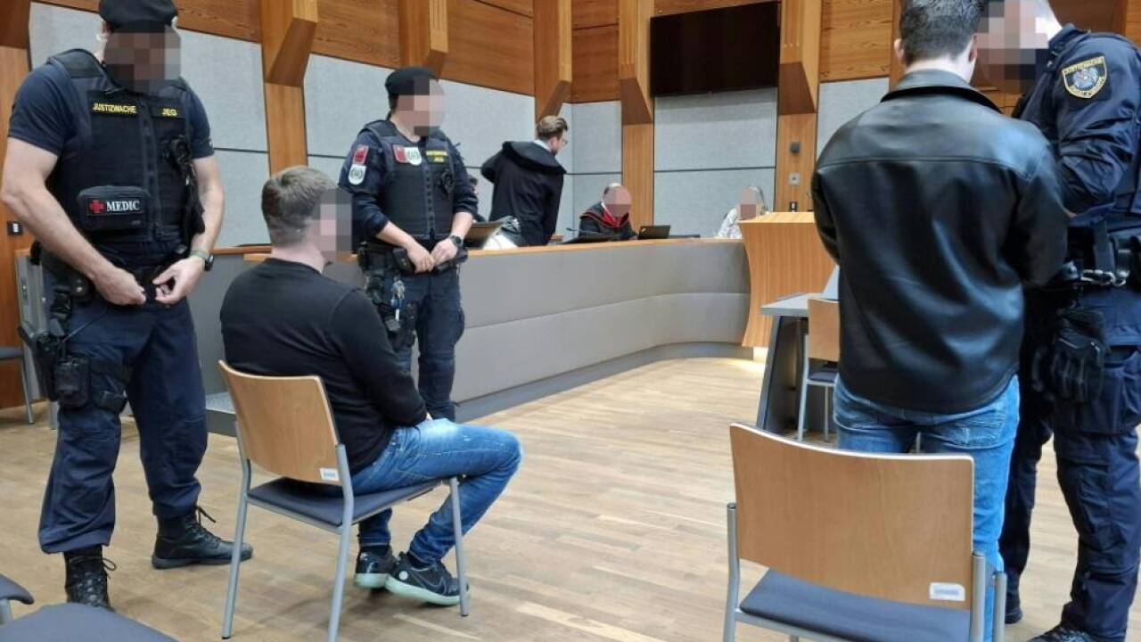 Zwei Männer müssen sich für fünf Banküberfälle in Tirol verantworten 