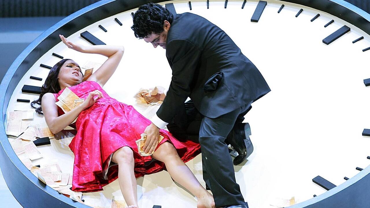 Anna Netrebko als Violetta Valery und Rolando Villazon in der Rolle des Alfredo Germont in Giuseppe Verdis Oper „La Traviata“aus dem Jahr 2005. 