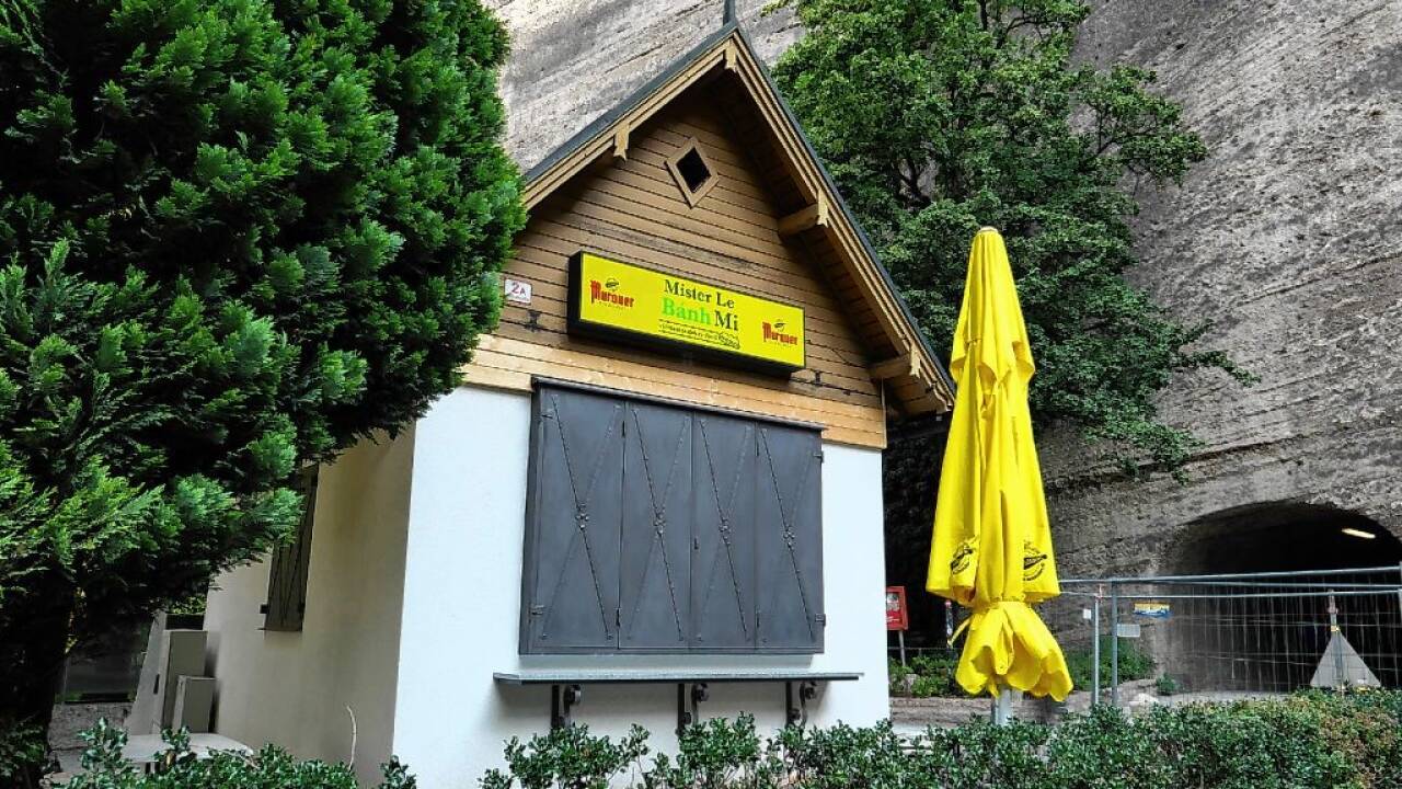 Das Imbisshäusl gleich außerhalb des Salzburger Neutors.  