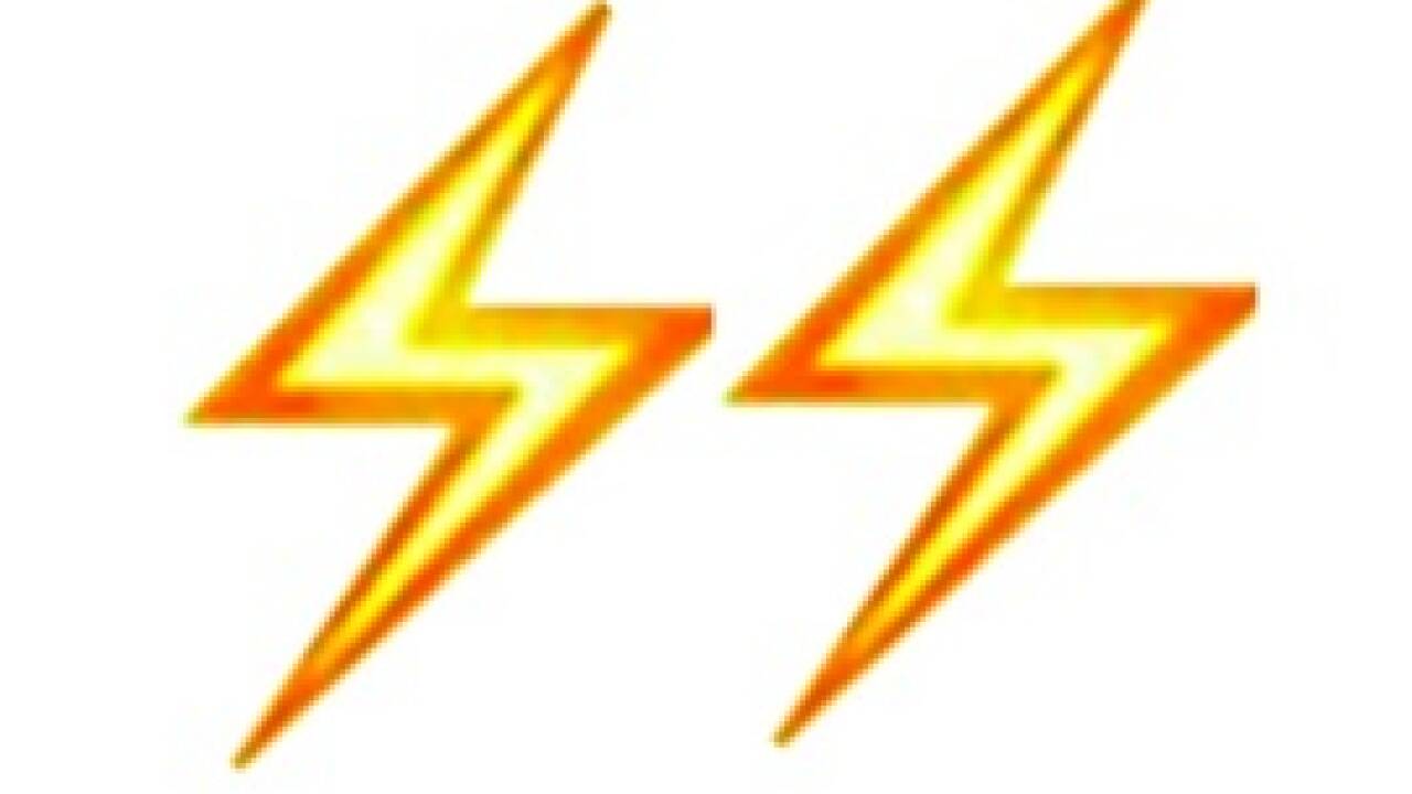 Auch hier fällt die Ähnlichkeit zur SS-Rune auch Laien sofort ins Auge.  