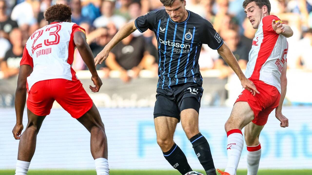 Abwehrchef Jacob Rasmussen (r.) leitete mit einem Fehlpass das 2:2 ein. 