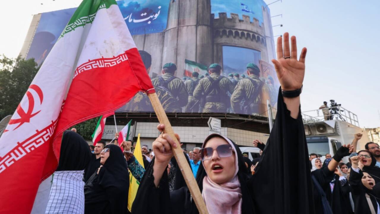 Nur Teile der Bevölkerung stehen hinter dem Regime Nur Teile der Bevölkerung stehen hinter dem Regime