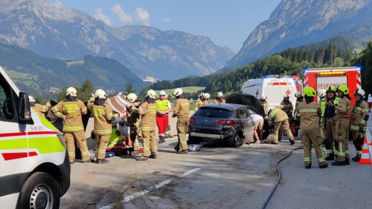 Unfallbilder der Freiwilligen Feuerwehr Pfarrwerfen. 