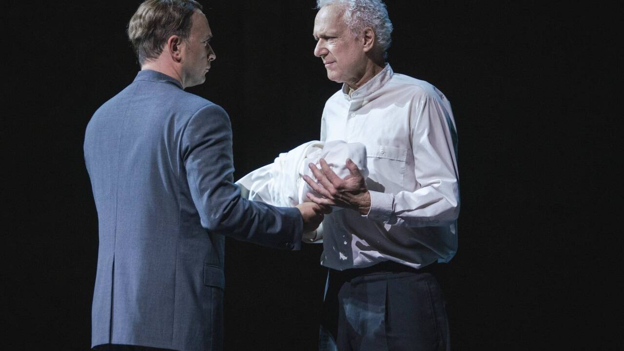 Daniel Behle als Soliman, Johannes Martin Kränzle als Allazim. 