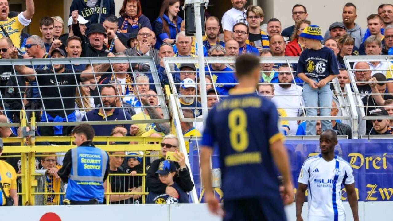 Schalkes Christopher Atwi-Adjei meldete eine rassistische Beleidigung Schalkes Christopher Atwi-Adjei meldete eine rassistische Beleidigung