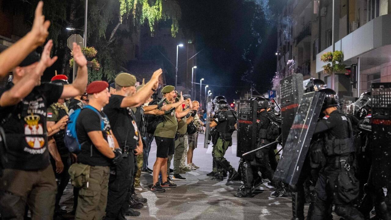 Seit vergangenen Donnerstag gibt es beinahe jeden Tag Ausschreitungen bei Protesten. Zuvor waren die Demonstrationen Monate lang friedlich verlaufen. Seit vergangenen Donnerstag gibt es beinahe jeden Tag Ausschreitungen bei Protesten. Zuvor waren die Demonstrationen Monate lang friedlich verlaufen.