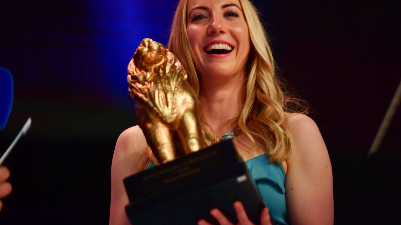 Nach Olympia-Bronze 2022 in Peking kürte sich Teresa Stadlober als erste Salzburger Langläuferin zur Leonidas-Siegerin. Nach Olympia-Bronze 2022 in Peking kürte sich Teresa Stadlober als erste Salzburger Langläuferin zur Leonidas-Siegerin.