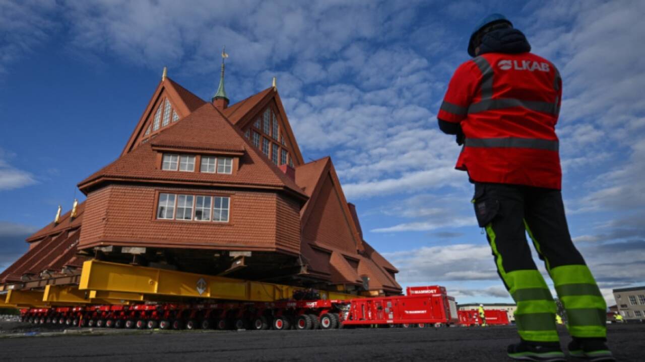 672 Tonnen schwere Kirche in Schweden wird verlegt 