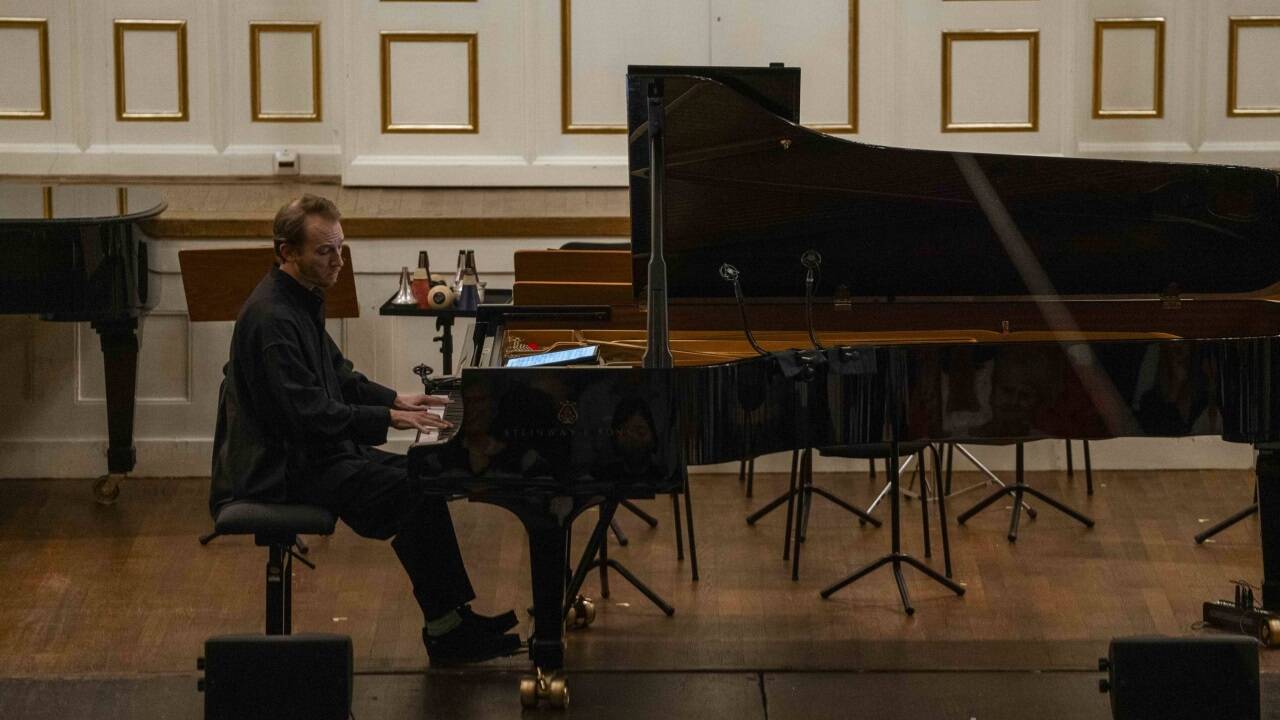 Bilder zum Konzert mit Maxime Pascal und seinem Ensemble Le Balcon in der Reihe „À Pierre“. 