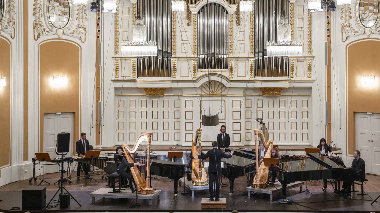 Bilder zum Konzert mit Maxime Pascal und seinem Ensemble Le Balcon in der Reihe „À Pierre“. 