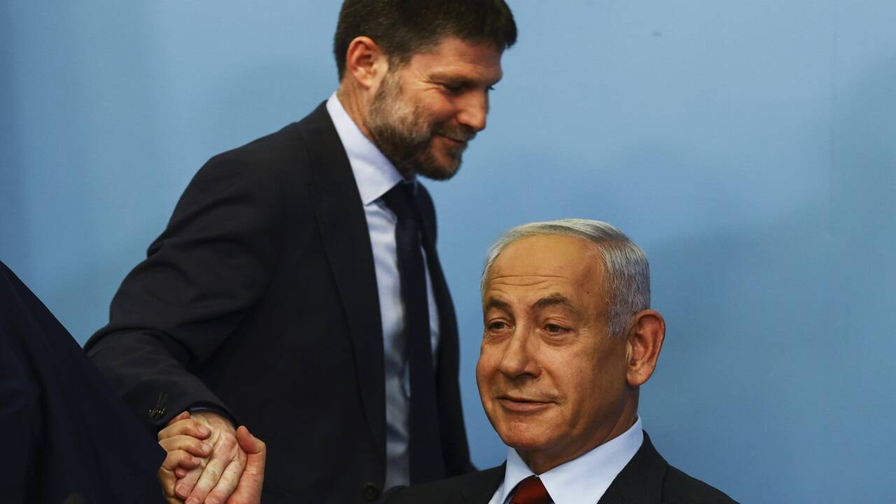 Finanzminister Bezalel Smotrich und Ministerpräsident Benjamin Netanjahu. 