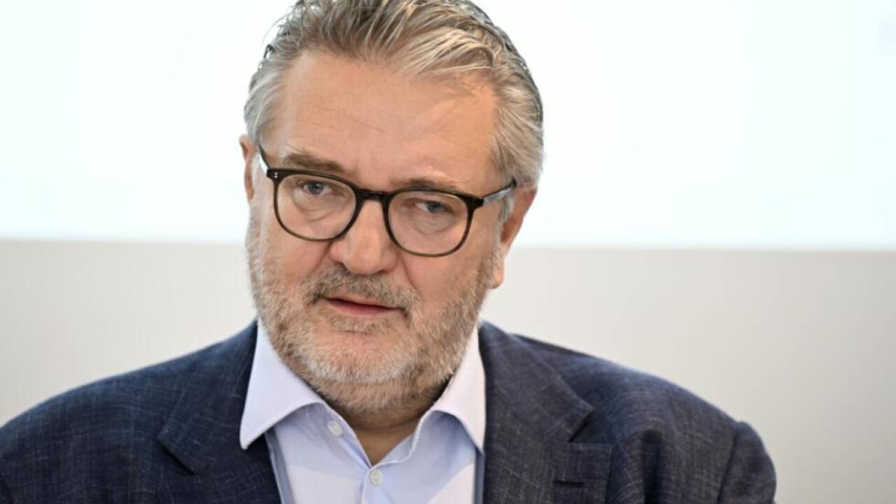 Hacker fordert Plakolm auf, zu "liefern"  Hacker fordert Plakolm auf, zu 'liefern'