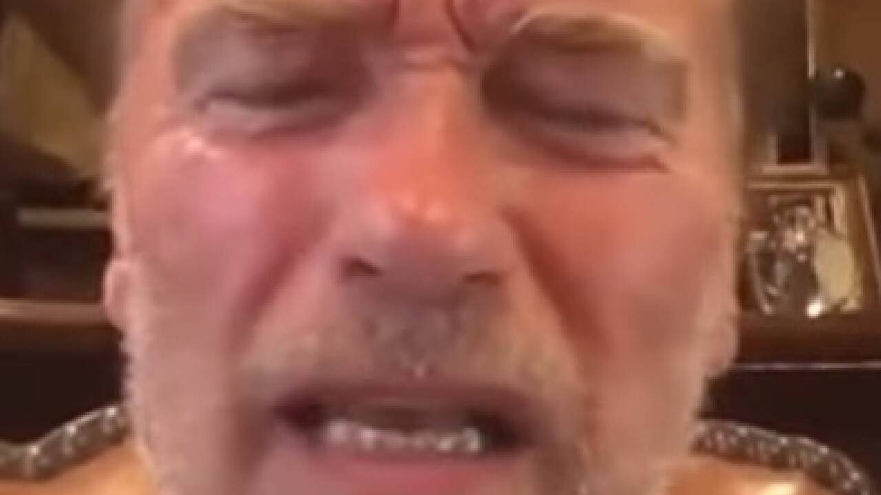 Unser Arnold Schwarzenegger – er wirkt recht angewidert vom aktuellen US-Präsidenten. Aber – das Video stammt aus 2018.   Unser Arnold Schwarzenegger – er wirkt recht angewidert vom aktuellen US-Präsidenten. Aber – das Video stammt aus 2018.