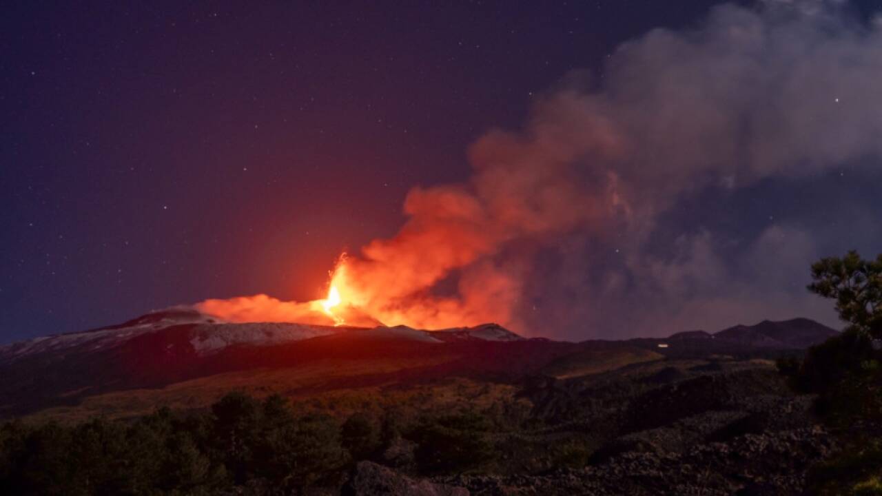 Touristen kommen den Lavaströmen des Ätna immer wieder zu nahe 