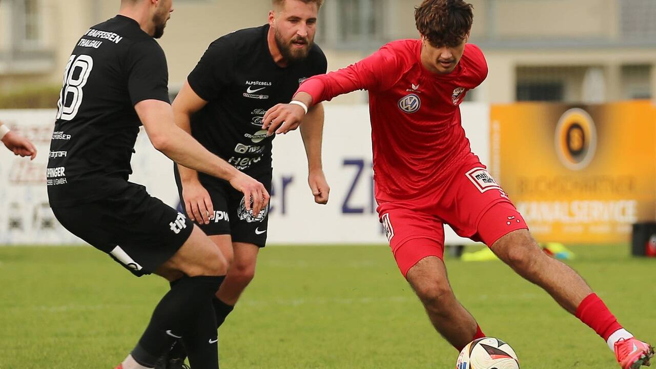 Stano Lazovic (links) und Bernhard Löw (Mitte) überzeugten mit Thalgau bisher zu Hause. Stano Lazovic (links) und Bernhard Löw (Mitte) überzeugten mit Thalgau bisher zu Hause.