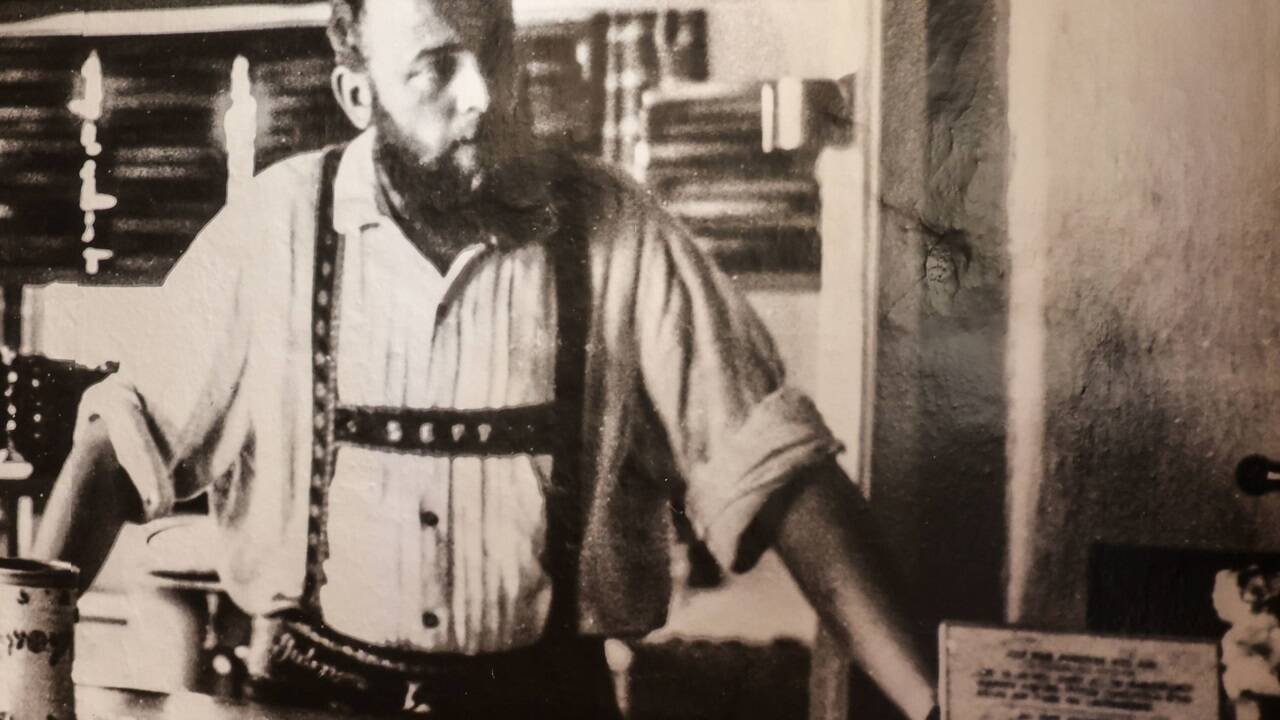 Der spätere TV-Star Sepp Forcher war von 1959 bis 1967 Hüttenwirt des Zeppezauerhauses.  