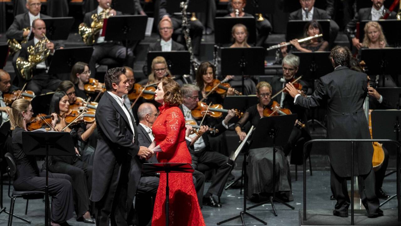 Piotr Beczała als Andrea Chénier, Elena Stikhina als Maddalena 