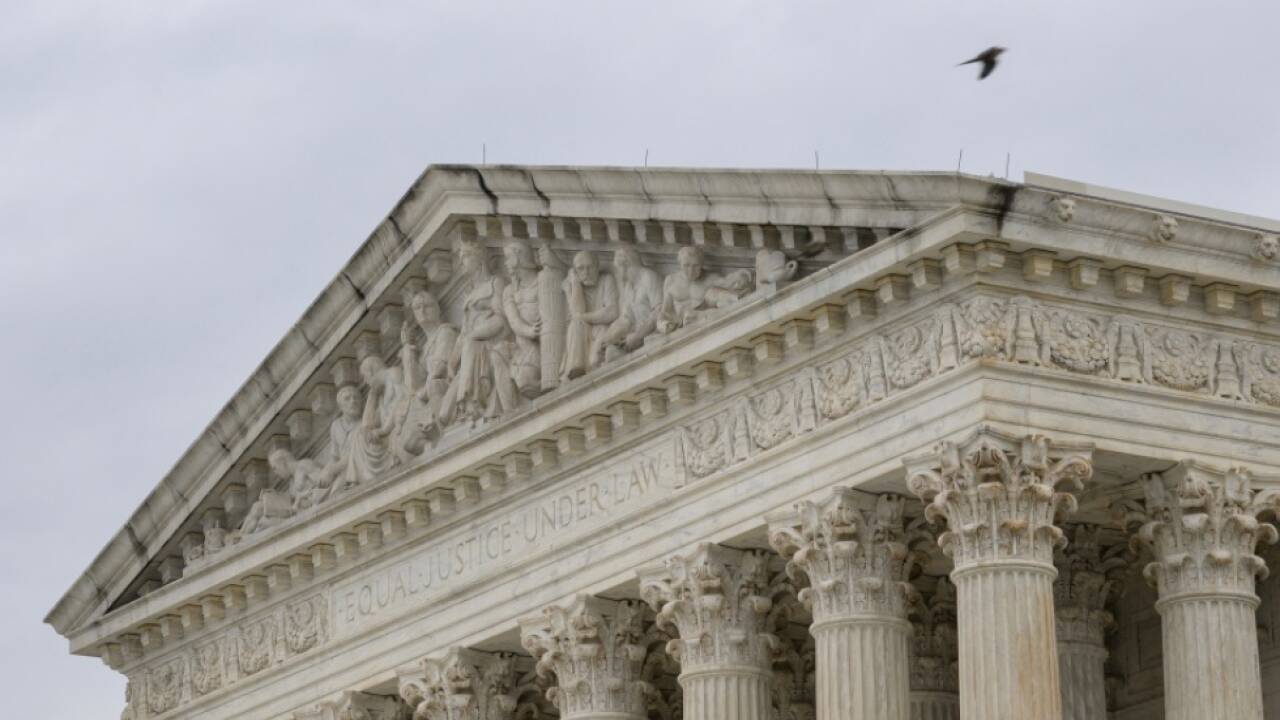 Der Supreme Court soll die Aussetzung der Auslandshilfe ermöglichen 