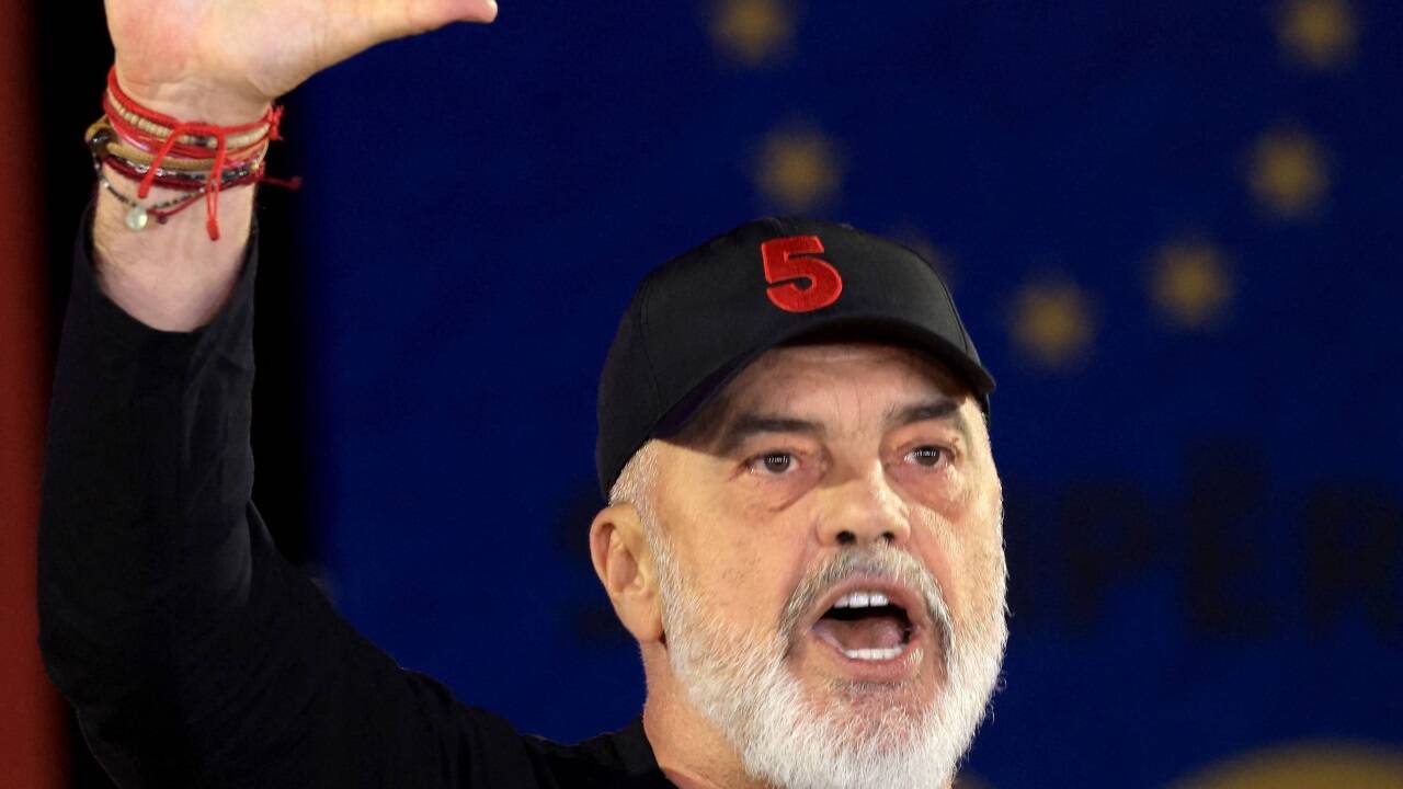 Albaniens Premier Edi Rama lässt KI im EU-Beitrittsprozess einsetzen.  Albaniens Premier Edi Rama lässt KI im EU-Beitrittsprozess einsetzen.