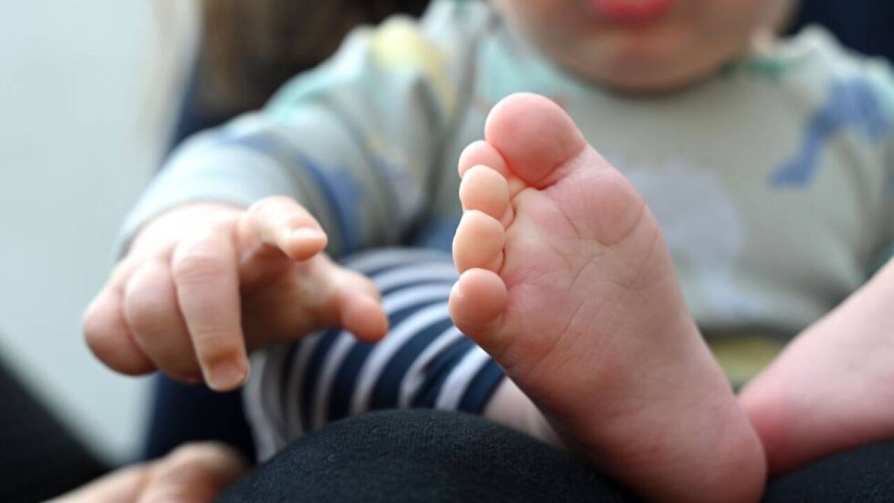 Der Säugling überstand den Vorfall unversehrt 