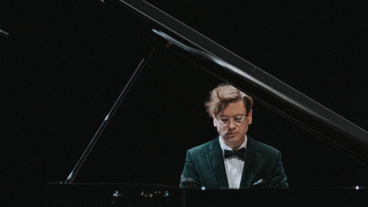 Der isländische Pianisten Víkingur Ólafsson ganz ausgezeichnet. 