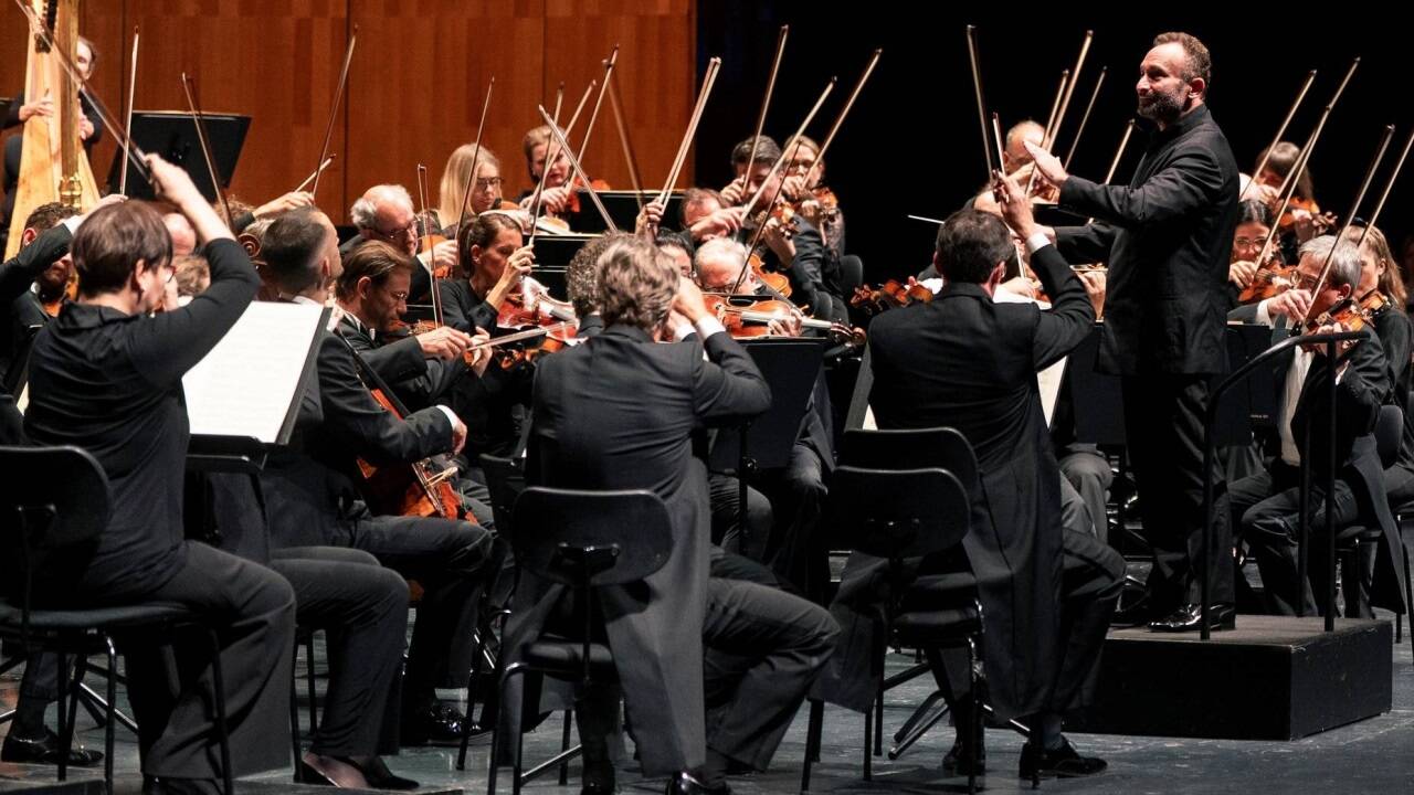 Kirill Petrenko und Mitglieder der Berliner Philharmoniker. 