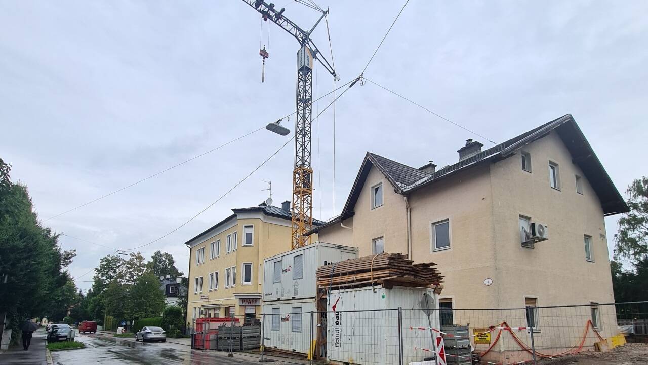 An der Schillinghofstraße in Gnigl baut die Priesterbruderschaft Pius X. die Kirche „Maria Schnee“. Auch ein 21 Meter hoher Glockenturm ist geplant. An der Schillinghofstraße in Gnigl baut die Priesterbruderschaft Pius X. die Kirche „Maria Schnee“. Auch ein 21 Meter hoher Glockenturm ist geplant.